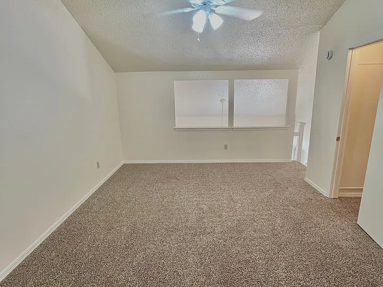 1901 E Lindsey St — Photo 56