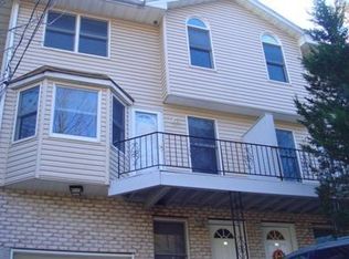26 Putnam Ave #3, Glen Cove, NY 11542