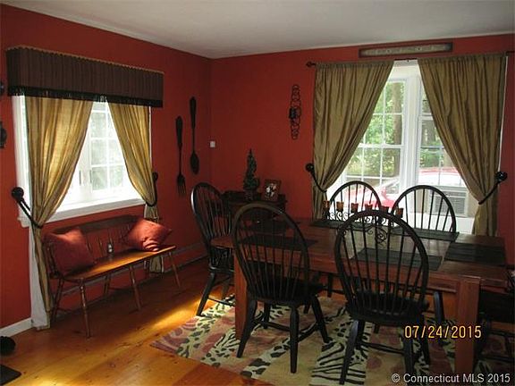 Dining room with window st ...