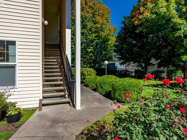 1238 NE Palmblad Dr #902, Gresham, OR 97030