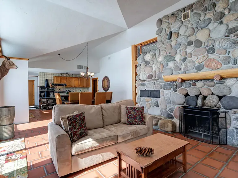 76999 Gallatin Rd — Photo 4