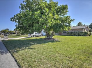 1004 SE 25th Ter, Cape Coral, FL 33904
