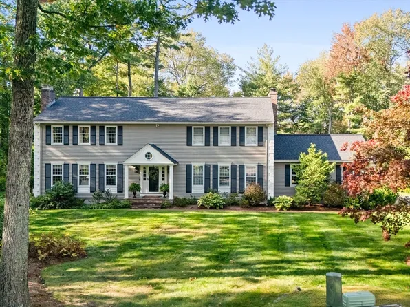 4 Alonesos Way, Andover, MA 01810