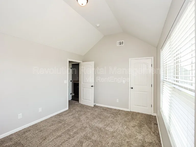 116 Slate Dr — Photo 10