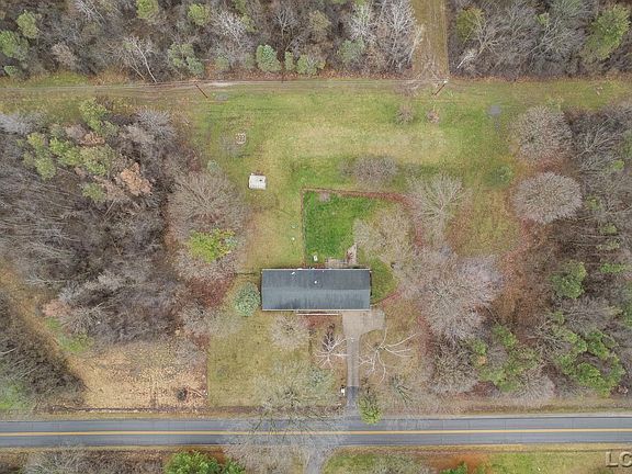 3rd image of 2798 E Munger Rd