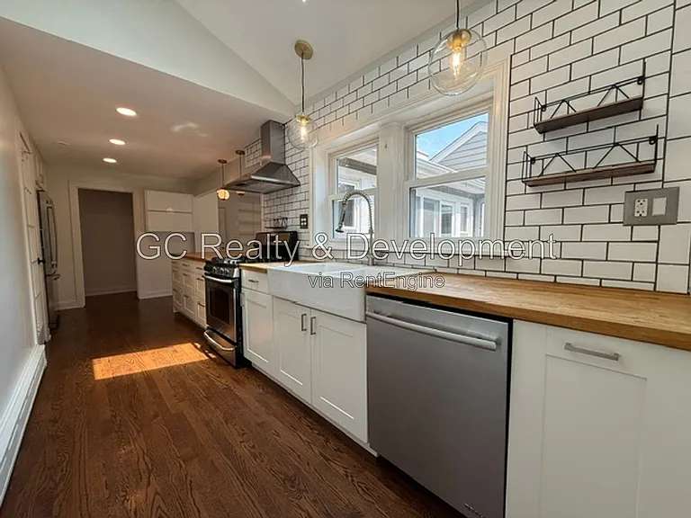 255 Crest Rd — Photo 7
