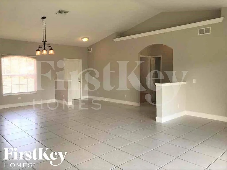 4115 10th St SW — Photo 3
