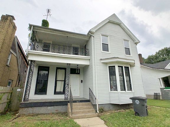 3rd image of 1027 E Mulberry St