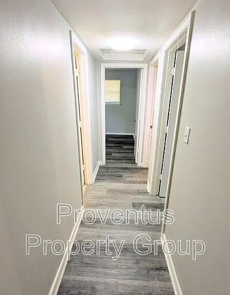 4527 Versailles Dr — Photo 16