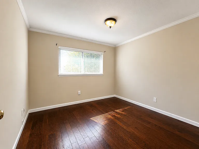 1079 Bradford Dr — Photo 15