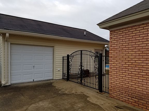 Garage/shop and pool room