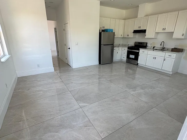 28203 E 13th St #ADU — Photo 4
