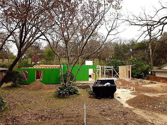 3rd image of 2709 Harlanwood Dr