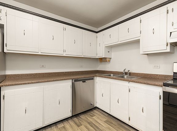 5th image of 700 Perrie Dr Unit 307