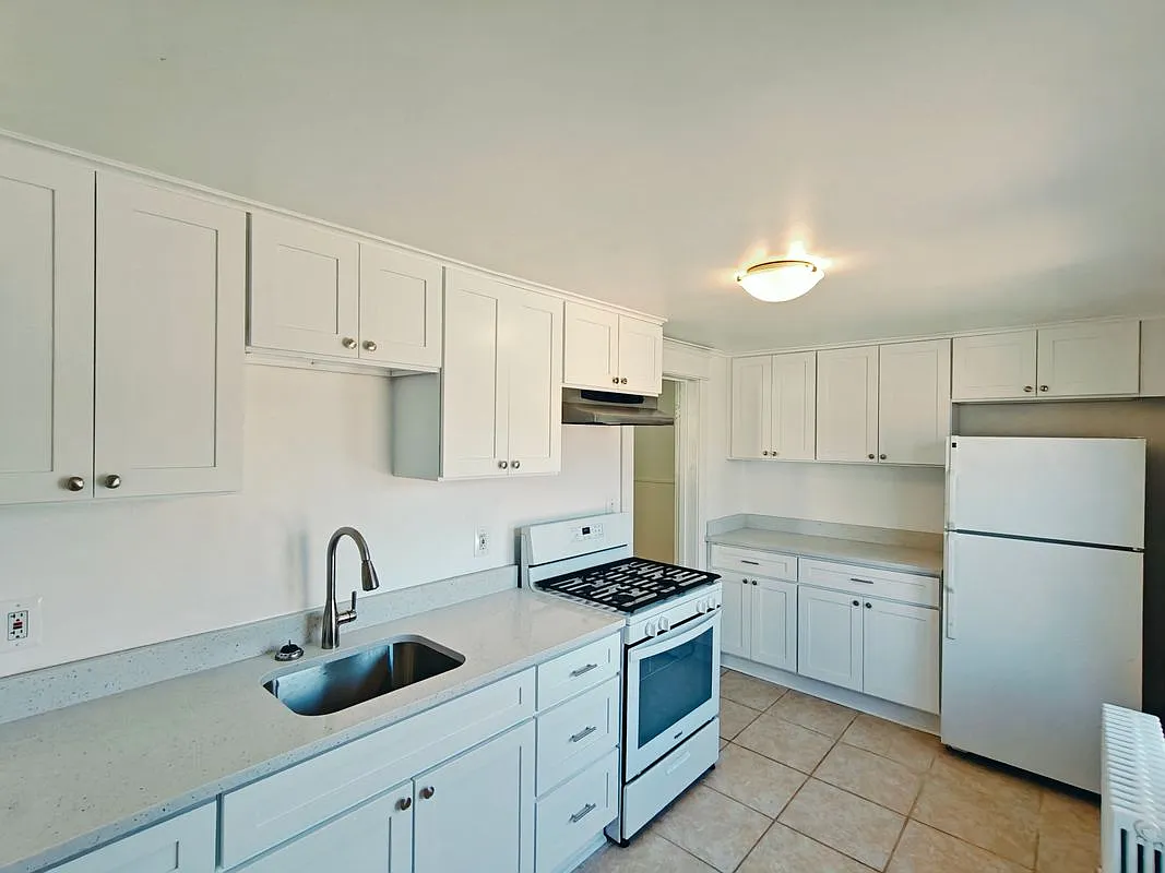 1 bed, 1.0 bath, 800 sqft, $1,395 — Photo 2