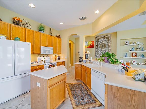 5th image of 407 Noble Faire Dr