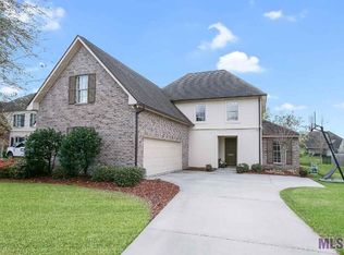 16483 Long Lake Dr, Prairieville, LA 70769