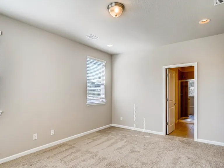 760 Stonebridge Dr — Photo 16