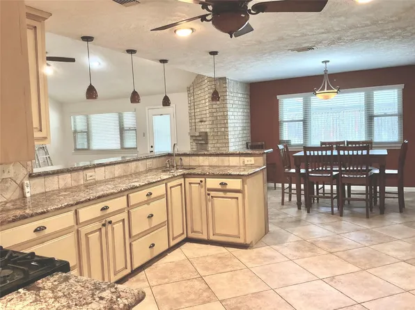 12511 Ravens Mate Dr, Cypress, TX 77429