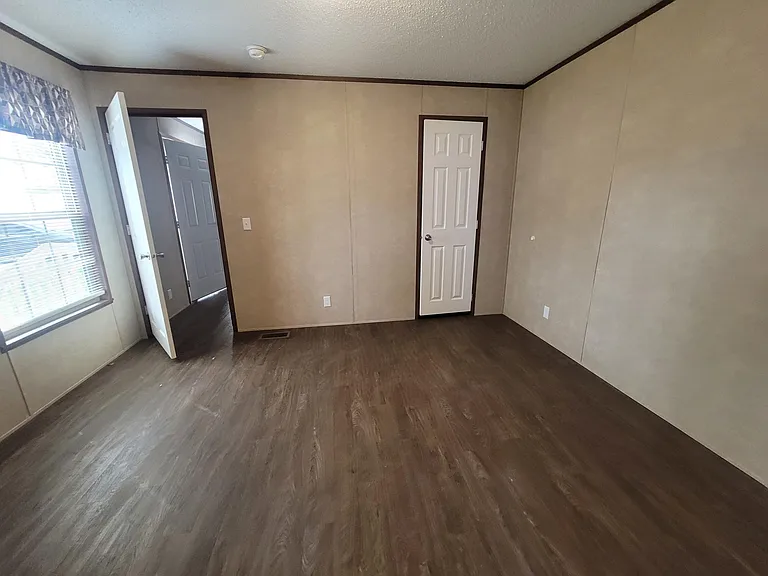 211 E 1st St #36 — Photo 11