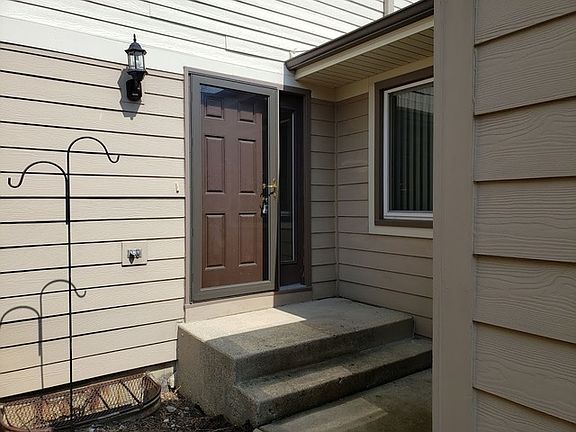 2nd image of 738 Grouse Ct #738