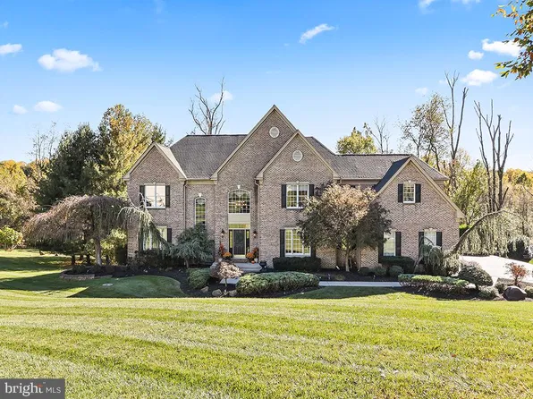 1885 Powderhorn Ct, Langhorne, PA 19053