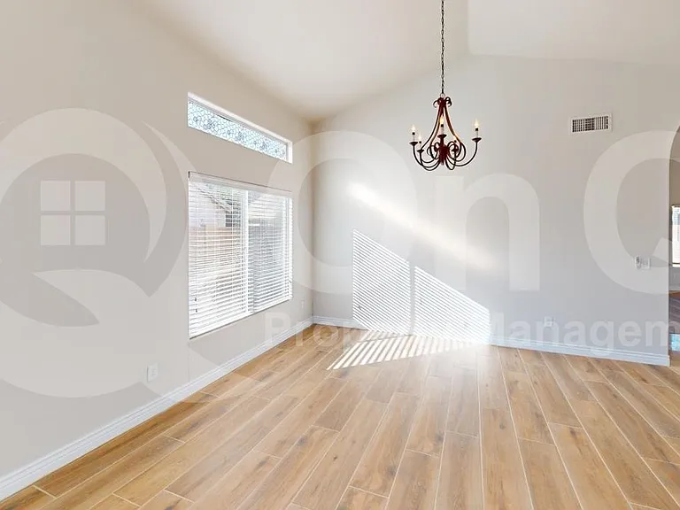 682 N Butte Ave — Photo 6