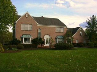 16 Michael Way, Pennington, NJ 08534