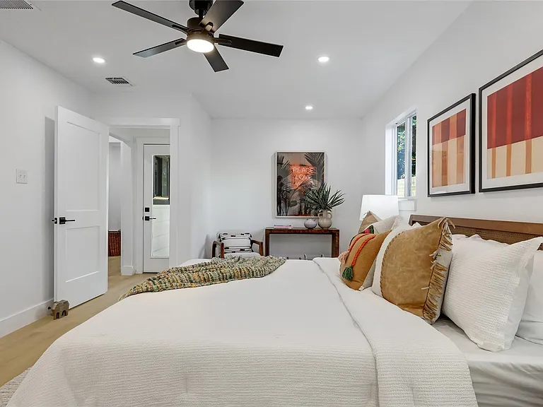 813 Cardiff Dr — Photo 10