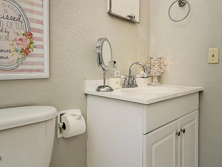 1206 N Vista Pl — Photo 11
