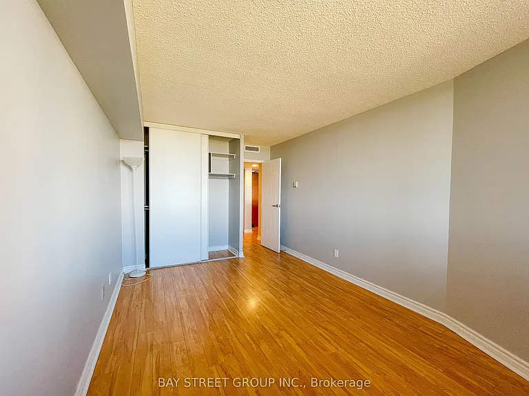150 Alton Towers Cir #1007 — Photo 7