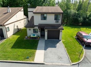 2 Allan Park Mews, Middletown, NY 10940
