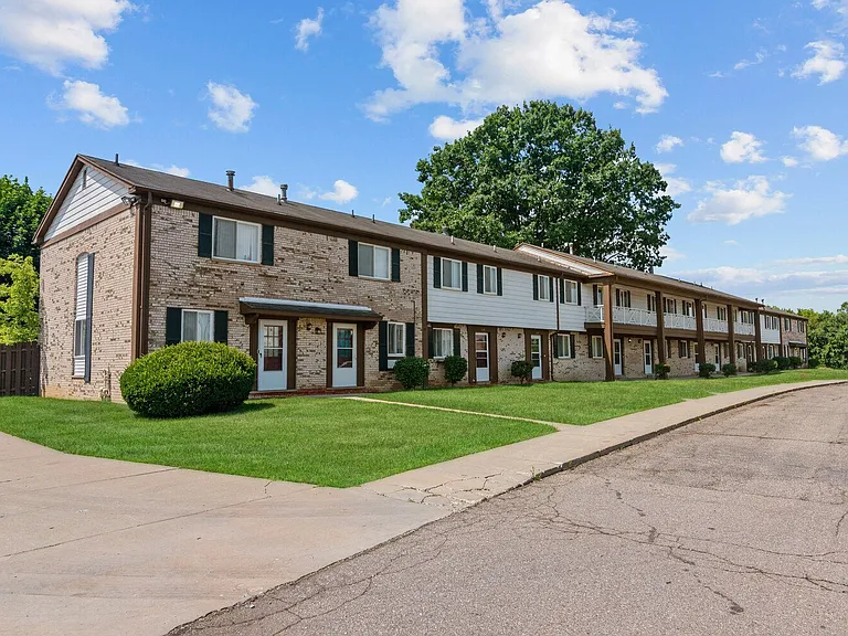 Residences at Grand Blanc Apartments - Grand Blanc, MI — Photo 50