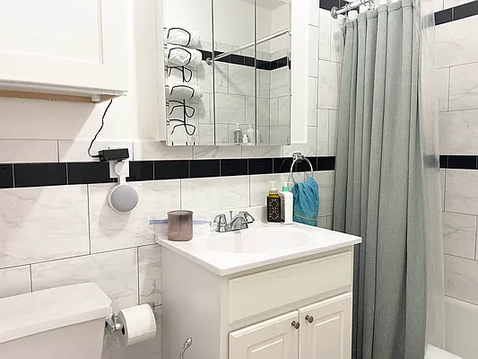 Rented by Douglas Elliman | media 32