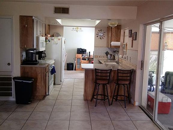 5th image of 1685 Palm Leaf Dr