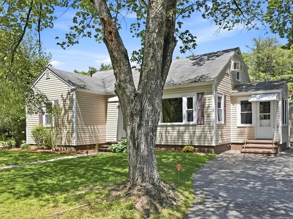 11 West St, Westford, MA 01886