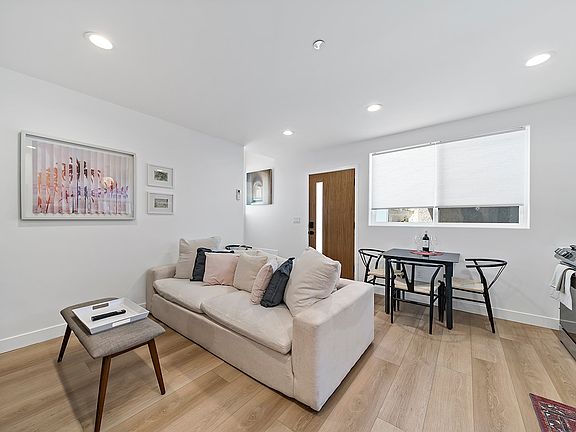4th image of 4366 Toland Way