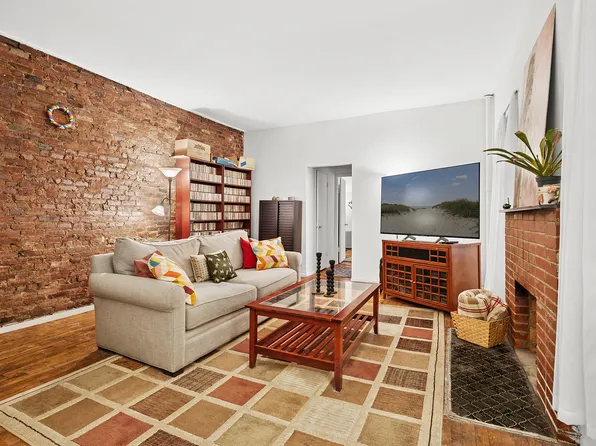 234 East 14th Street 2E image 2 of 6