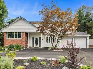 276 Wolf Hill Rd, Melville, NY 11747