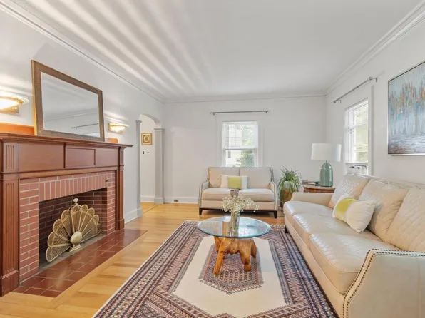 45 Grandview Rd, Arlington, MA 02476