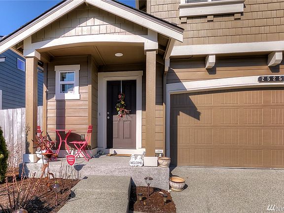 Front patio with space to enjoy the beautiful outdoors. 