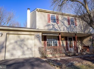 2855 N Ford Dr, Hatfield, PA 19440