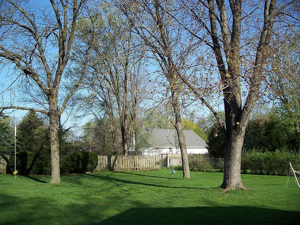 2nd image of 2865 Maple Hill Rd NE