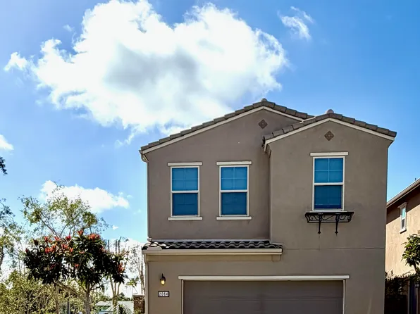 2064 Blue Oak Ln, Vista, CA 92084