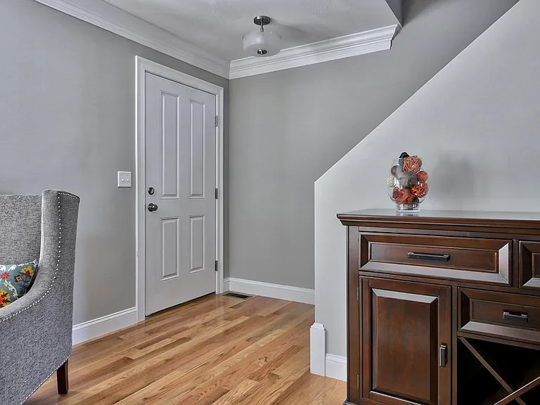 401 E Merrimack St #15 — Photo 8