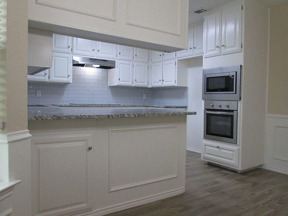 4th image of 218 Meadowbrook Ln