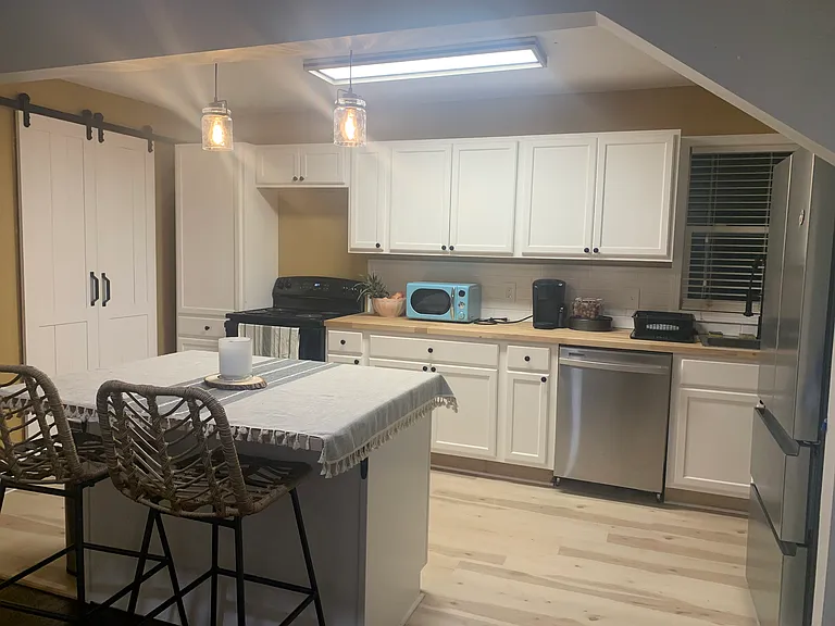 2121 Mitchell Rd — Photo 20
