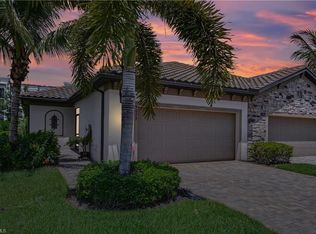9074 Woodhurst Dr, Naples, FL 34120