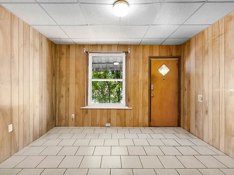 622.5 N Silk St — Photo 6