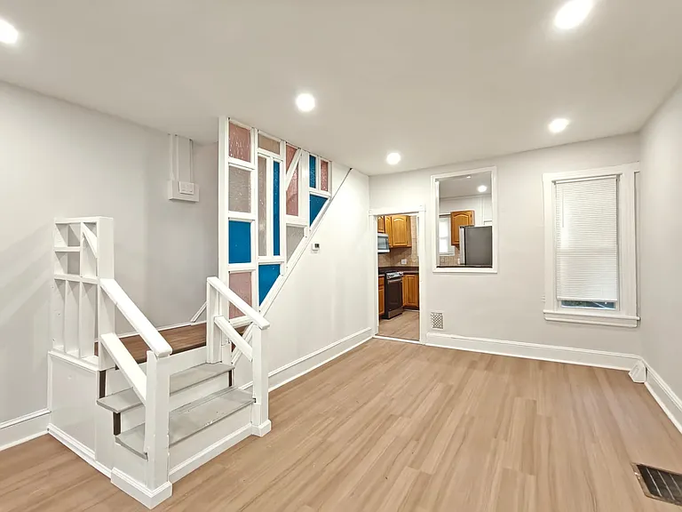 4441 N Chadwick St — Photo 4